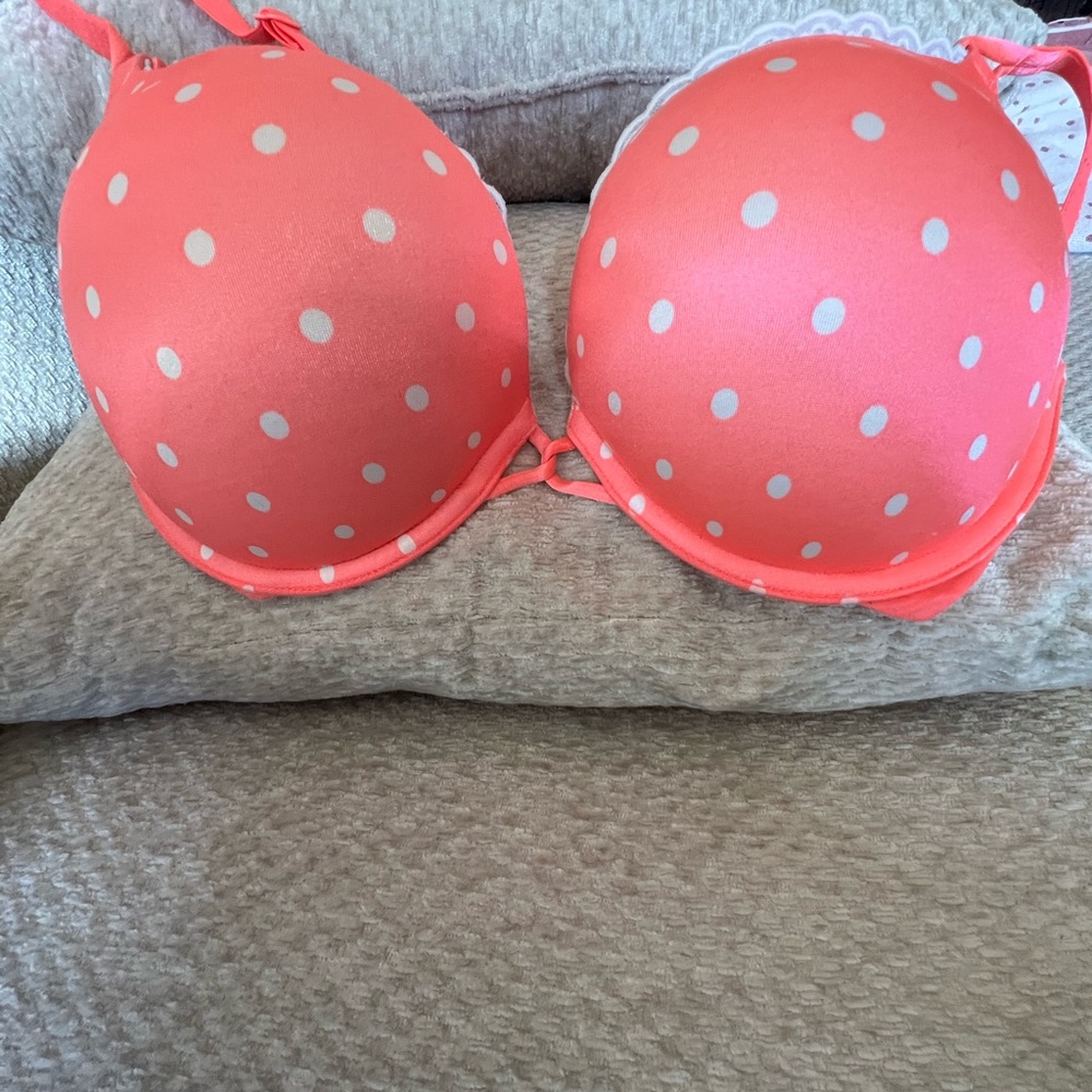 Victoria's Secret Miraculous Plunge Bra